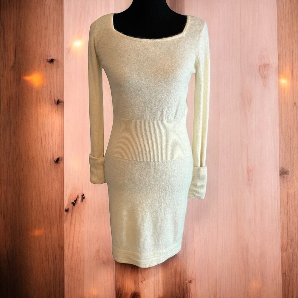 FRENCH CONNECTION SIZE 6 CREAM ANGORA KNIT SWEATER DRESS